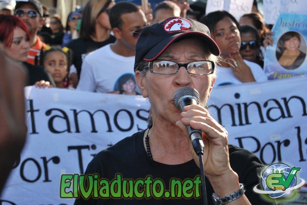 Milagros Candelier presidenta de la junta de vesinos de Moca habla en Tolerancia Cero 2011